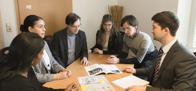 Are qualified translators and interpreters absolutely necessary in the pharmaceutical sector? Specialised GMP translators and pharmaceutical interpreters ensure perfect communication during GMP inspections and GMP audits.