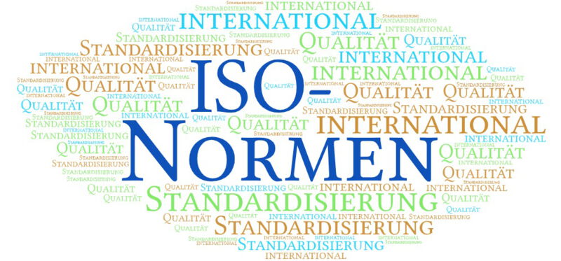 Die ISO-Normen, die in der Pharmaindustrie Anwendung finden, spielen eine Schlüsselrolle bei der Gewährleistung der Qualität und Sicherheit von Arzneimitteln, was sich unmittelbar auf die Gesundheit und das Wohlbefinden der Verbraucher auswirkt.